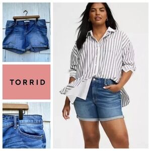 Torrid Women's Plus Size Denim Shorts Blue Jean Roll Cuff‎ Size 18